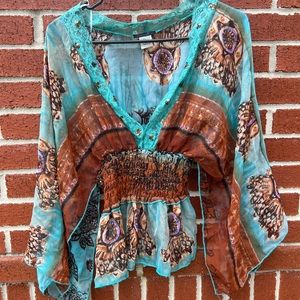 Blooming rose groovy tee